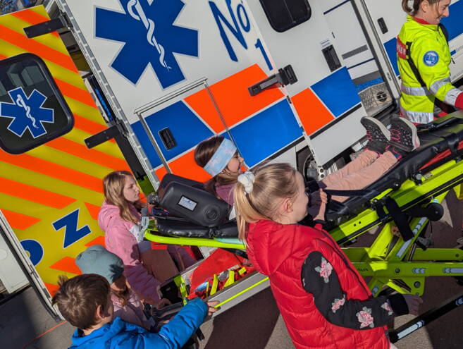 ambulanz_2.jpg ambulanz_2.jpg