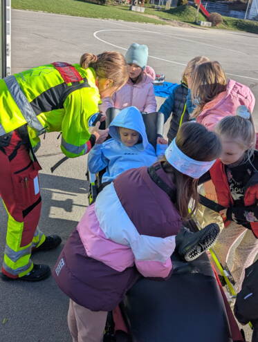 ambulanz_1.jpg ambulanz_1.jpg